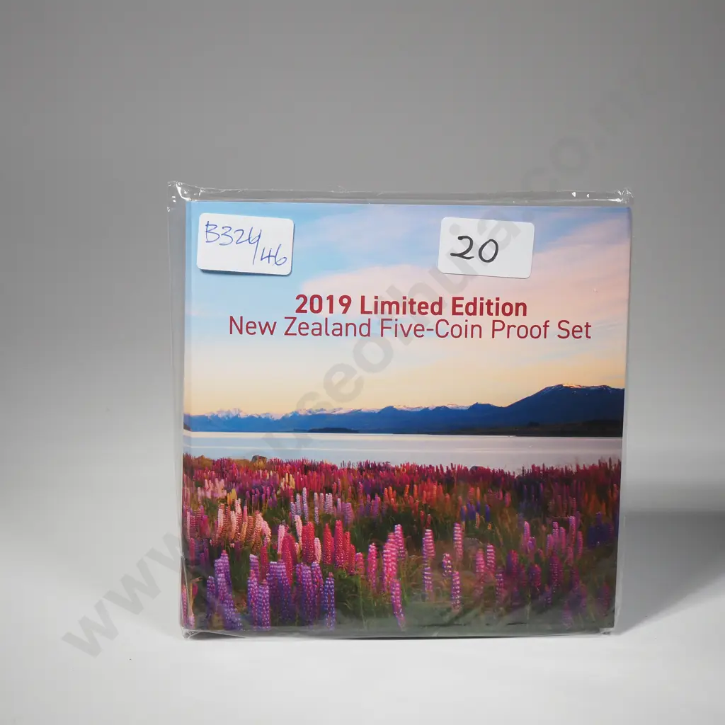 2019 New Zealand Five Coin Proof Set Image 1++