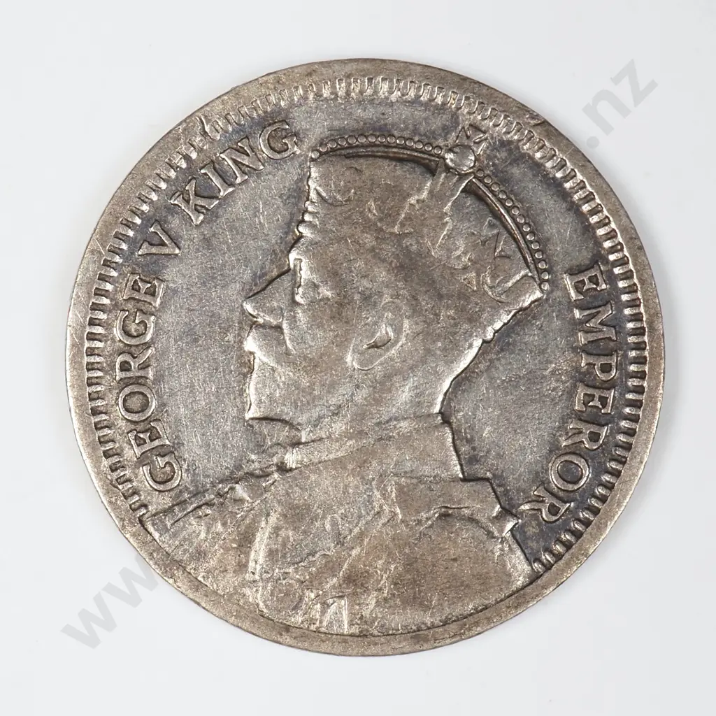 1935 New Zealand Threepence Coin  Image 1++