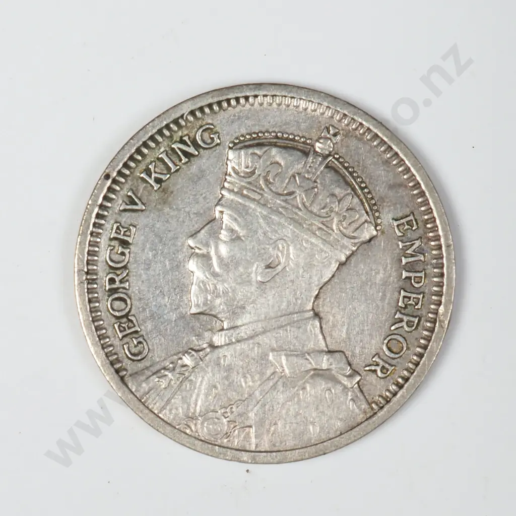 1935 New Zealand Threepence Image 1++