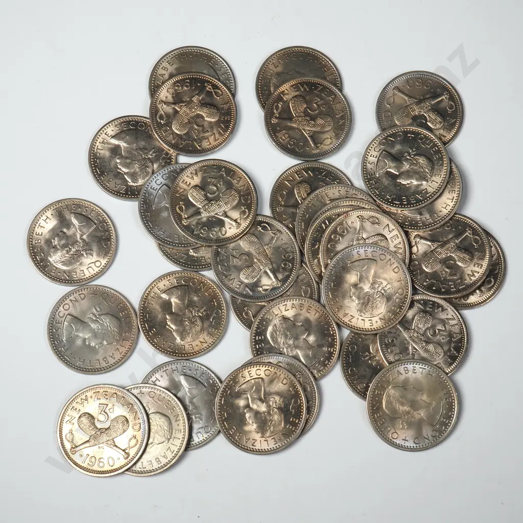 33 New Zealand 1960 Threepence's UNC - CV$264 NZD Image 1++