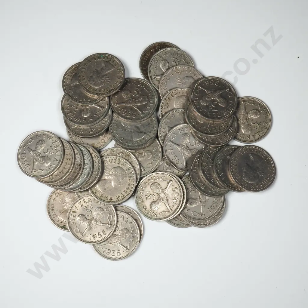 43 New Zealand 1956 Strapless Threepence's - Mostly Average CV $344 NZD Image 1++