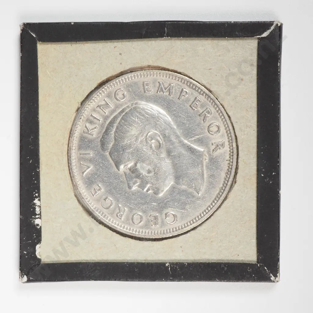 1940 New Zealand Waitangi Half Crown  Image 1++