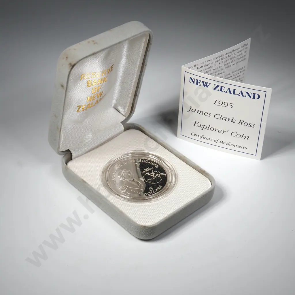 1995 New Zealand Silver Proof Explorer Coin 31.47 Grams of Sterling Silver Image 1++