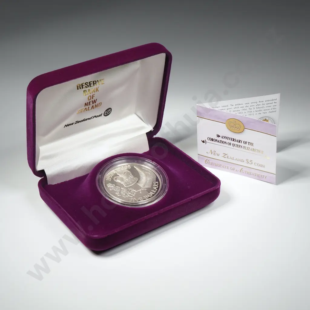 2003 New Zealand QE II Coronation Silver Proof Coin  Image 1++