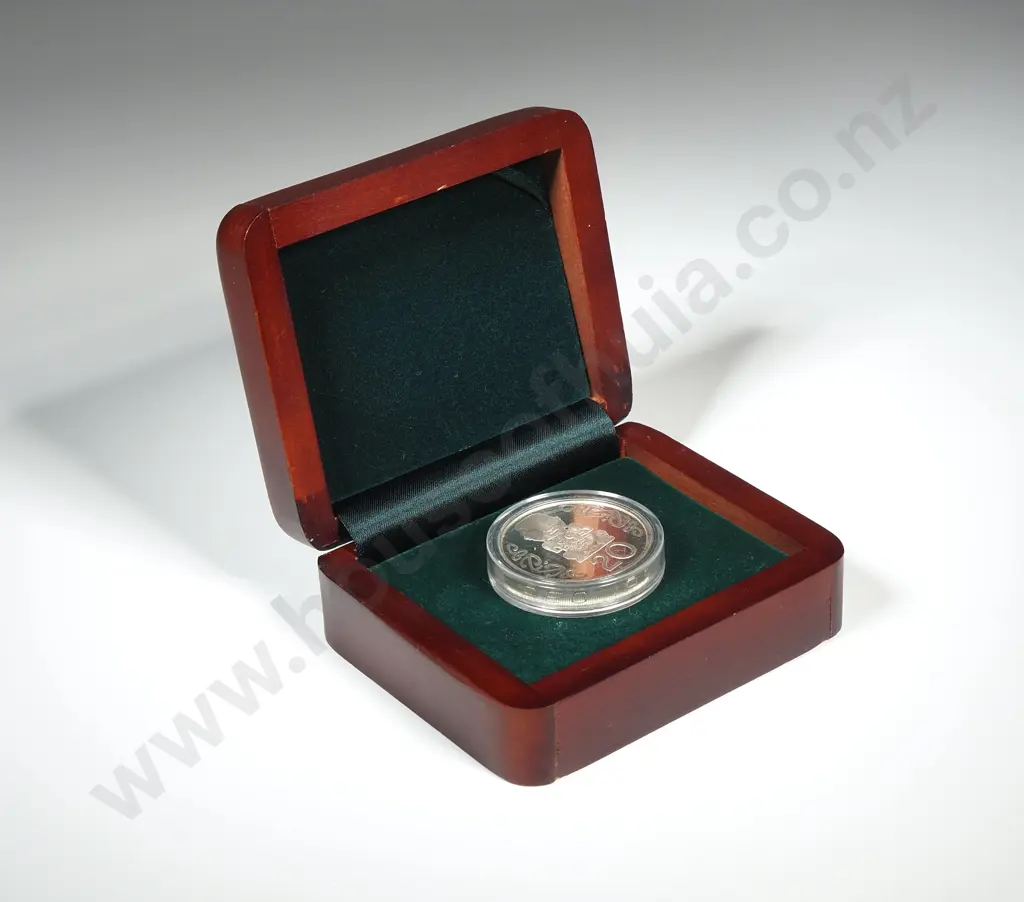 1995 New Zealand Sterling Silver Piedmont 20 Cent Coin - 28.25 Grams Image 1++