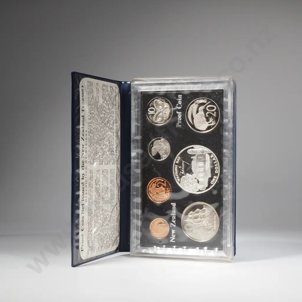 1977 New Zealand Proof Coin Set w Sterling Silver Dollar Image 1++