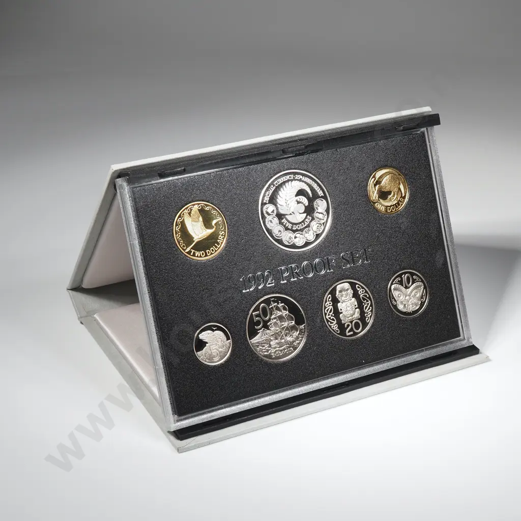 1992 New Zealand Proof Coin Set w Silver Five Dollar Coin Image 1++