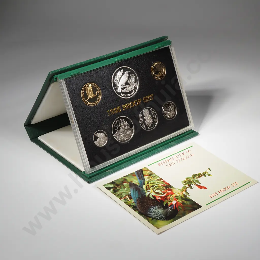 1995 New Zealand Proof Coin Set w Silver Five Dollar Coin Image 1++