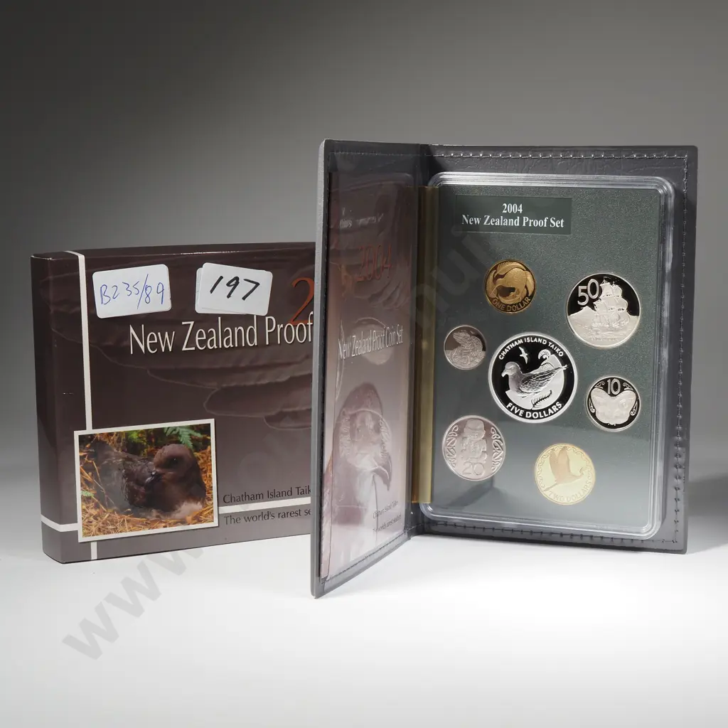 2004 New Zealand Proof Coin Set w Silver Proof Five Dollar Coin Image 1++