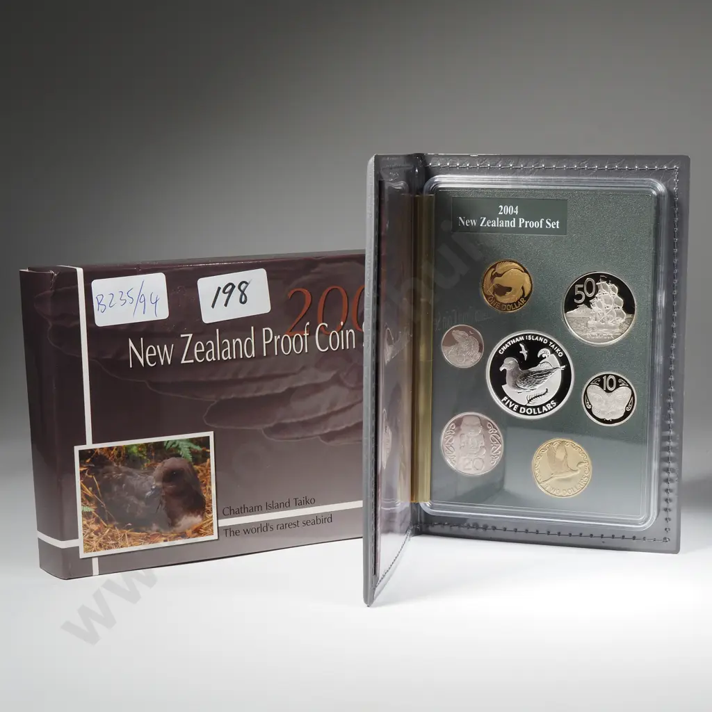 2004 New Zealand Proof Coin Set w Silver Proof Five Dollar Coin Image 1++