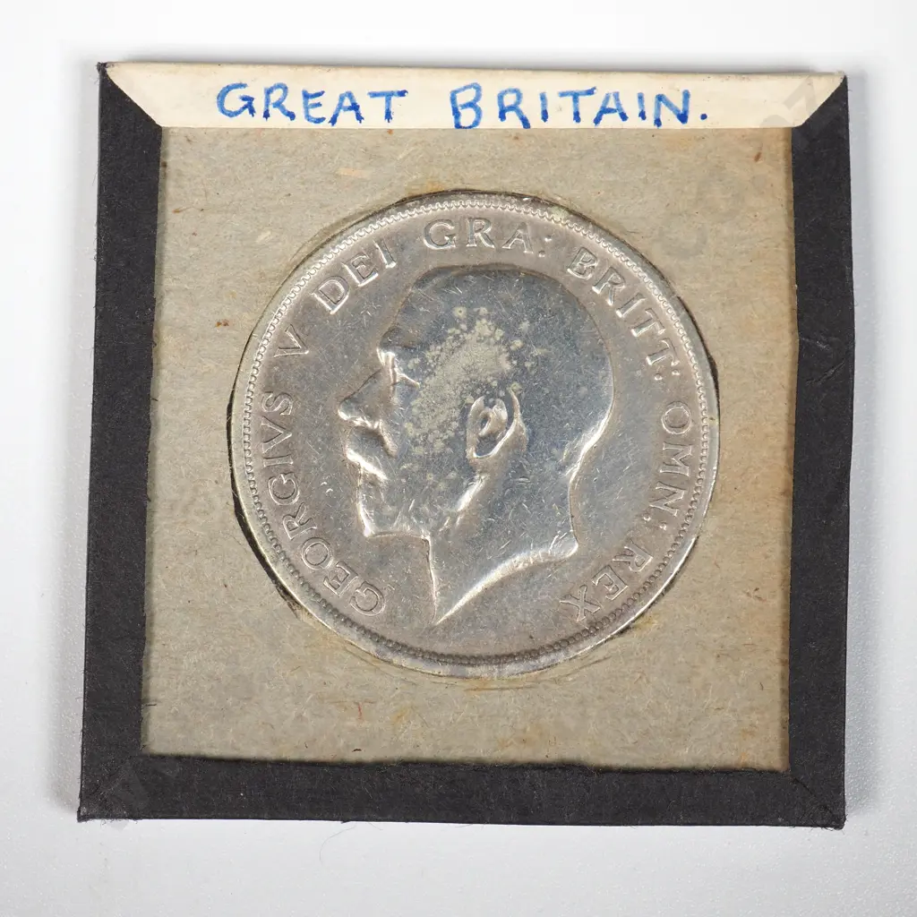 Cased 1915 United Kingdom Half Crown Image 1++
