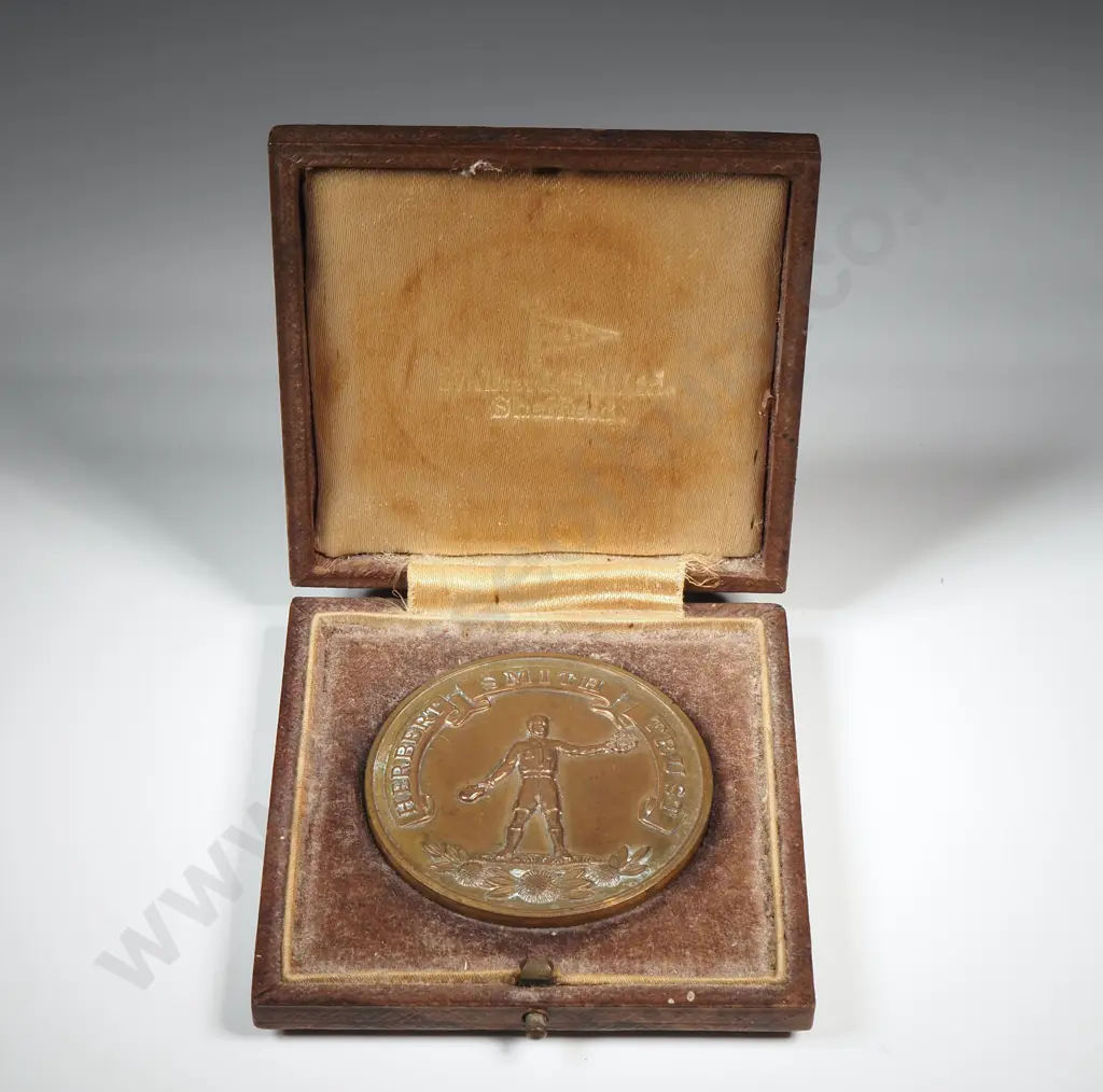 Cased 1936 Herbert Smith Prize Medal to Frances Treacher - Junior Girl Champ Image 1++