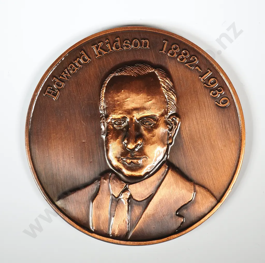 Copper medal “METEOROLOGICAL SOCIETY OF NEW ZEALAND”,  “EDWARD KIDSON  1882-1939”, 59mm, with paperwork Image 1++