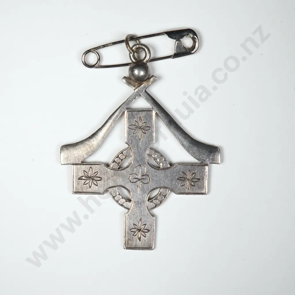 Sterling Silver Irish Football Championship Prize Medal, 1888 – Interesting. Image 1++
