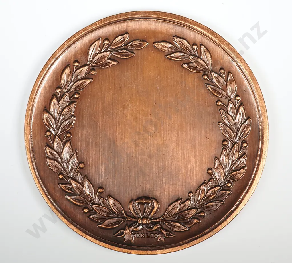 Copper medal, unawarded from the Wellington School of Medicine university of Otago, 60mm, maker Mayer & Kean Image 1++