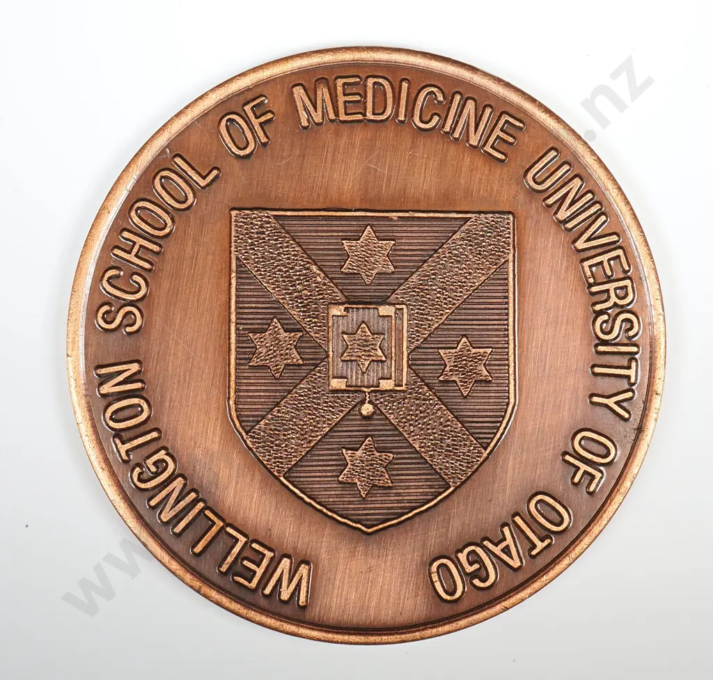 Copper medal, unawarded from the Wellington School of Medicine university of Otago, 60mm, maker Mayer & Kean Image 1++