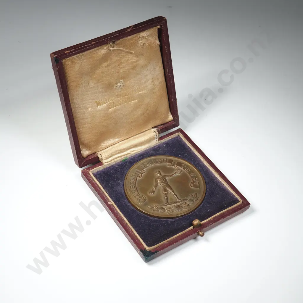 Antique Cased Herbert Smith Trust Bronze Prize Medal - Unawarded Image 1++