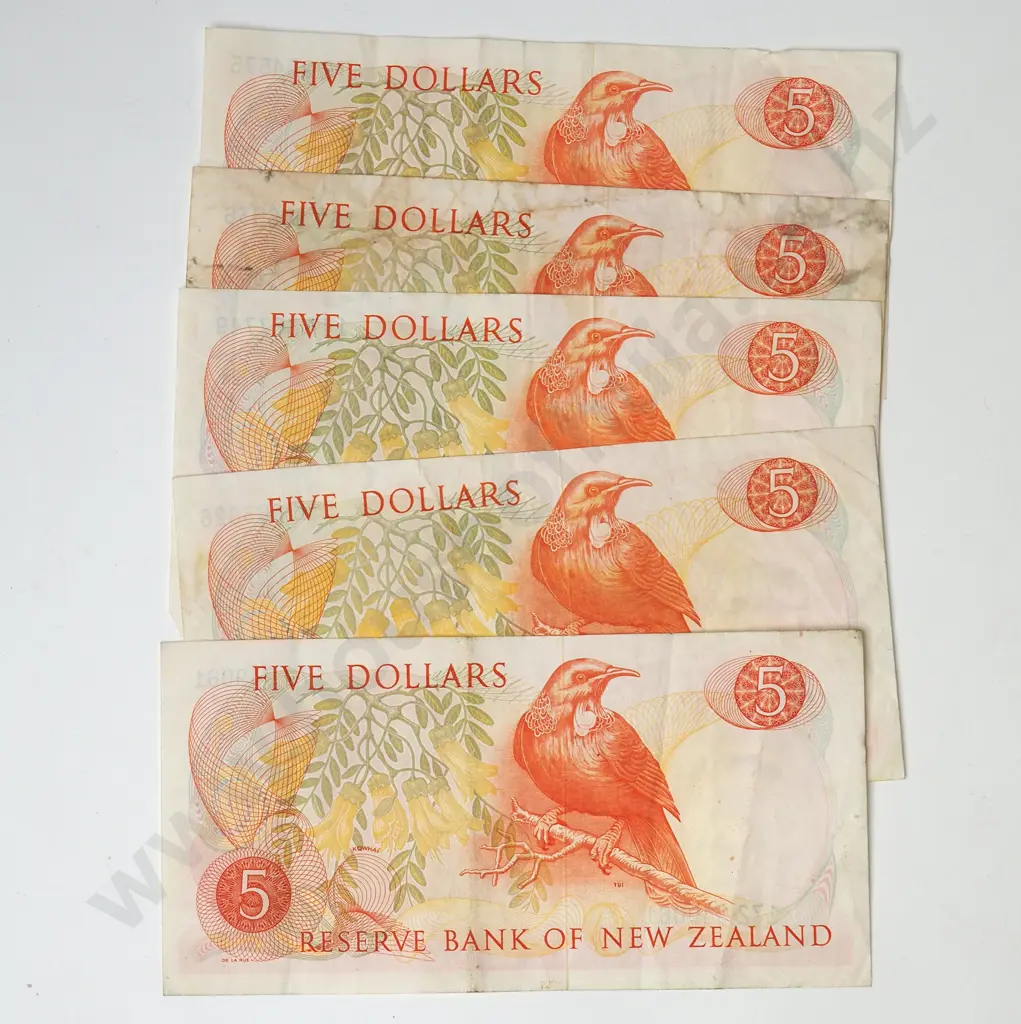 Five 5 Dollar Series 3 Banknotes - Various Signatures Image 1++