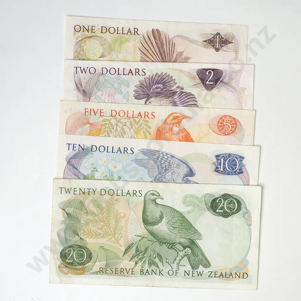 Assorted Hardie Star Banknotes - $1 / $2 / $5 / $10 / $20 Image 1++