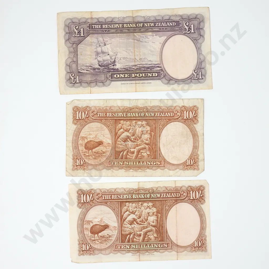 One New Zealand Fleming One Pound Banknote & Two Fleming Ten Shilling Banknotes Image 1++