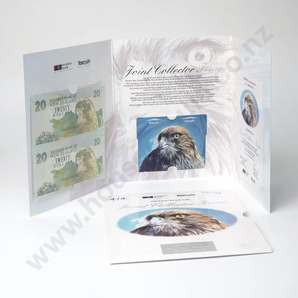 Uncut Pair of $20 Banknotes & Phone Card Presentation Set  Image 1++