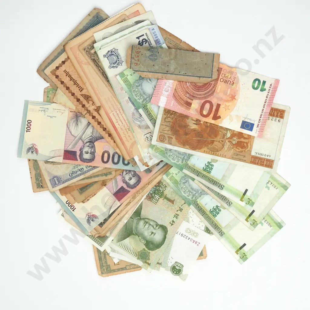 Approx 60 International Banknotes  Image 1++