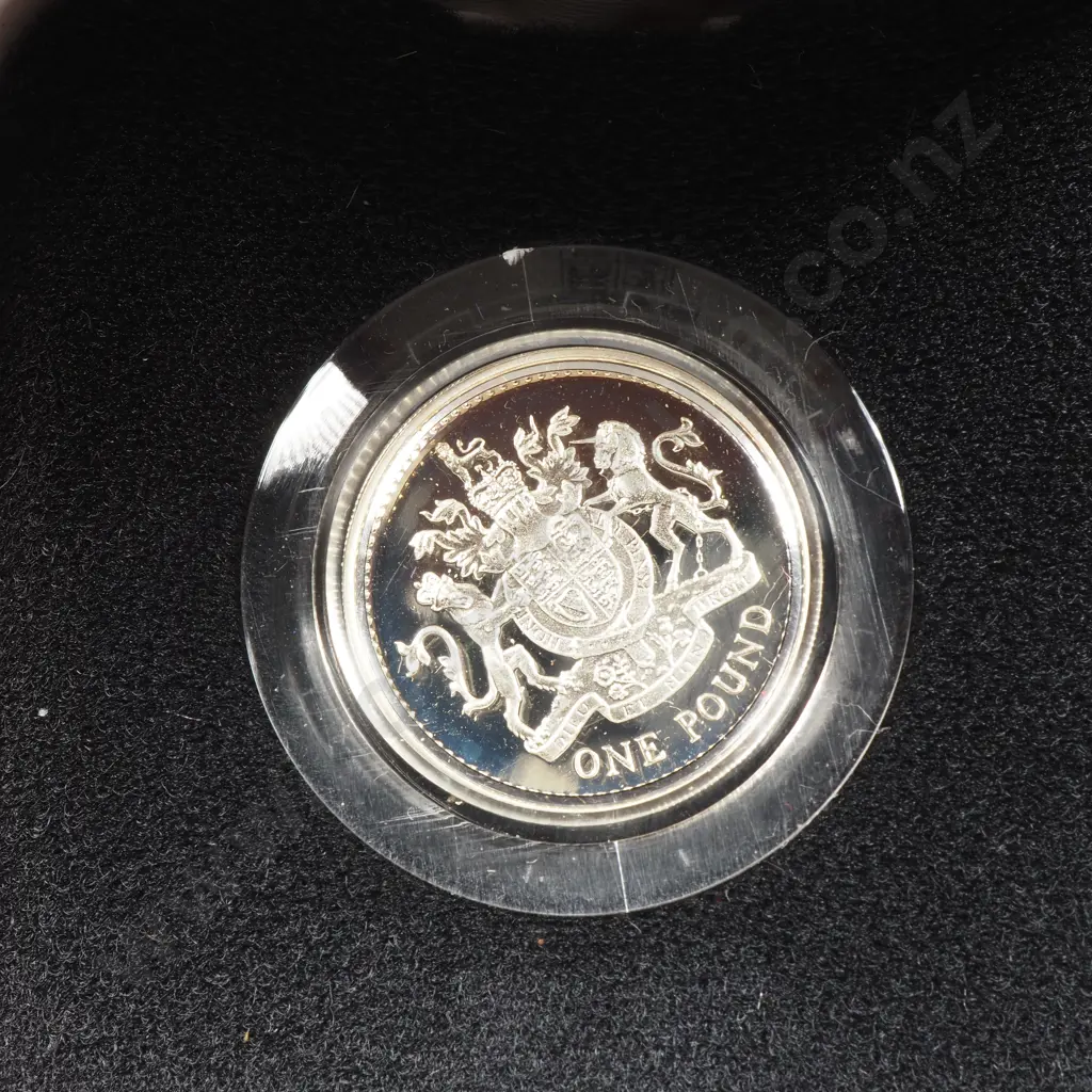 United Kingdom Silver Proof One Pound Coin  Image 1++