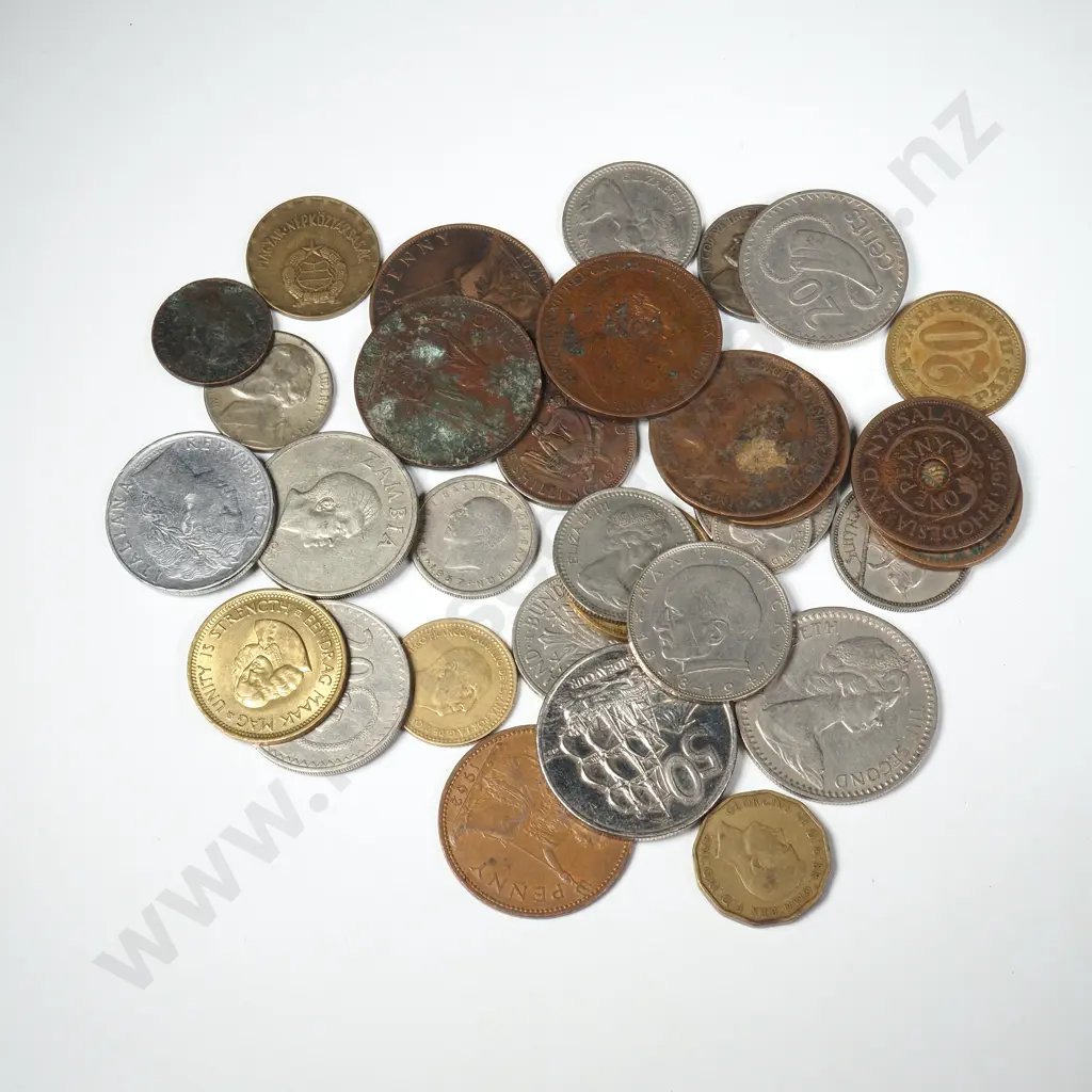 Assorted lot of International Coinage Image 1++