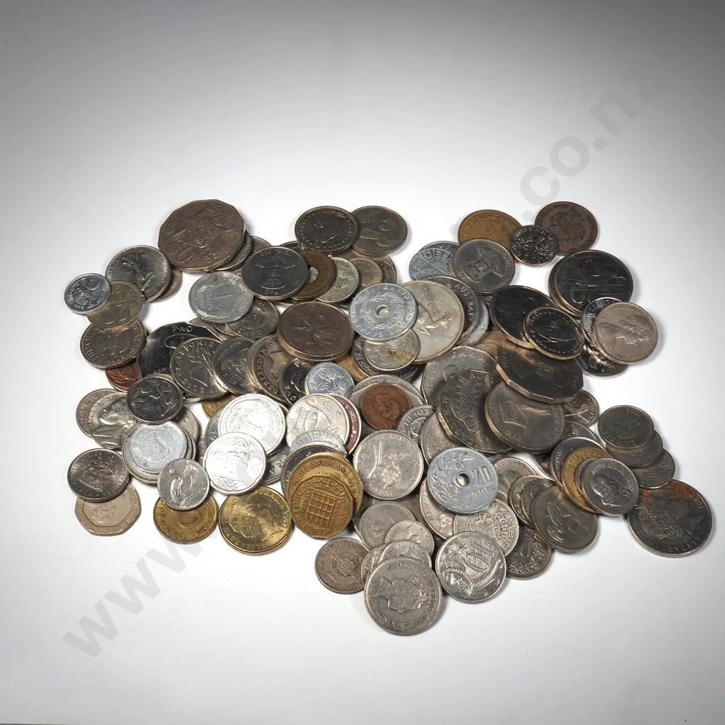 Assorted lot of International Coinage Image 1++