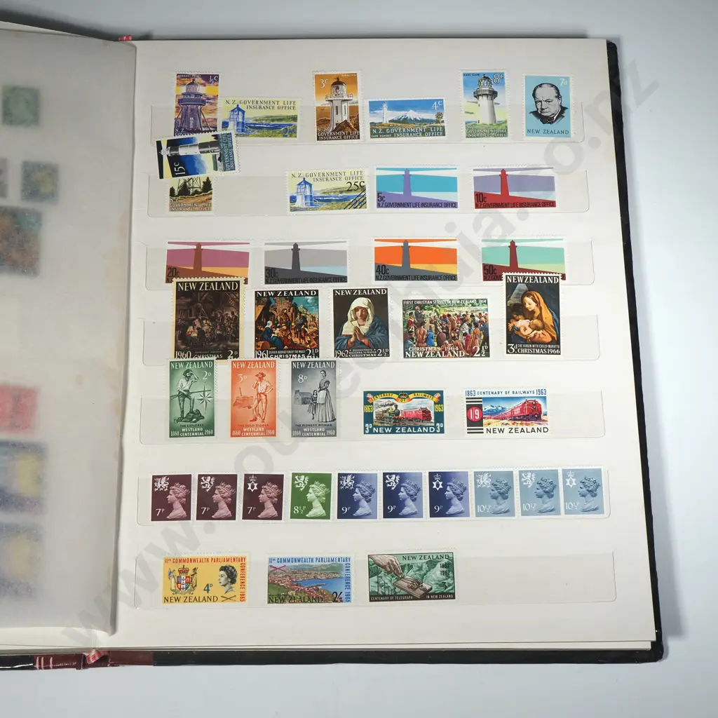 Collectors Stamp Album w New Zealand 20th Century Stamps incl Several Plate Blocks  Image 1++