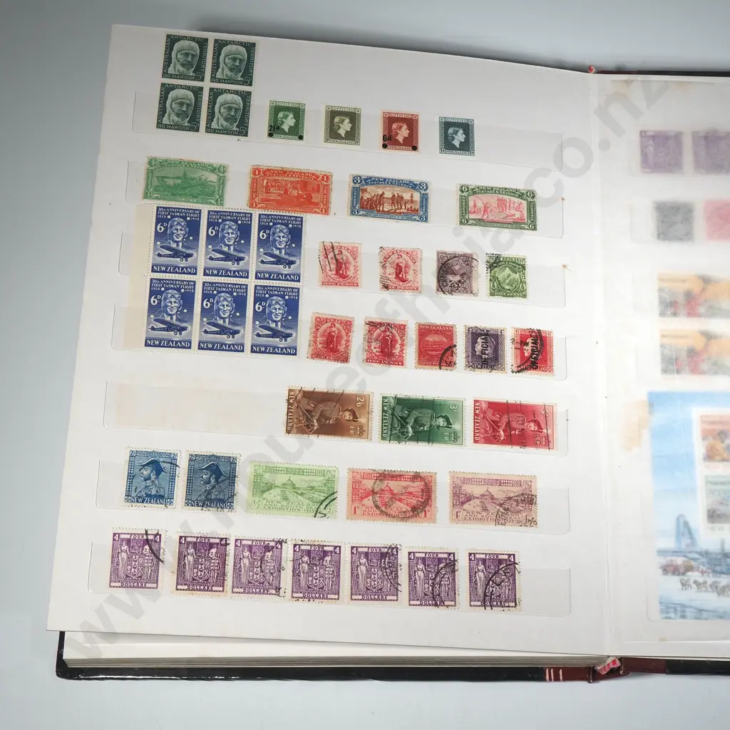 Collectors Stamp Album w New Zealand 20th Century Stamps incl Several Plate Blocks  Image 1++