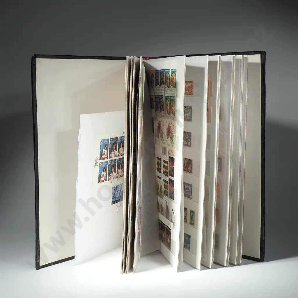 Collectors Stamp Album w New Zealand 20th Century Stamps incl Several Plate Blocks  Image 1++