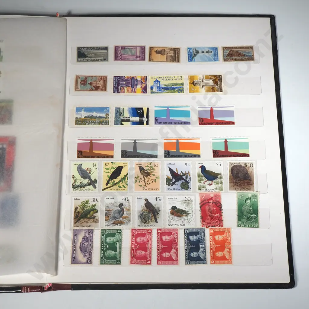 Collectors Stamp Album w New Zealand 20th Century Stamps incl Several Plate Blocks  Image 1++