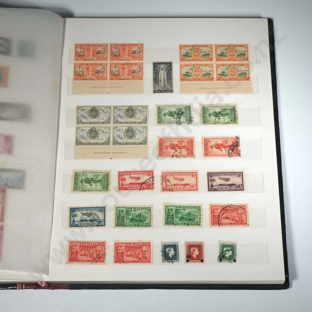 Collectors Stamp Album w New Zealand 20th Century Stamps incl Several Plate Blocks  Image 1++