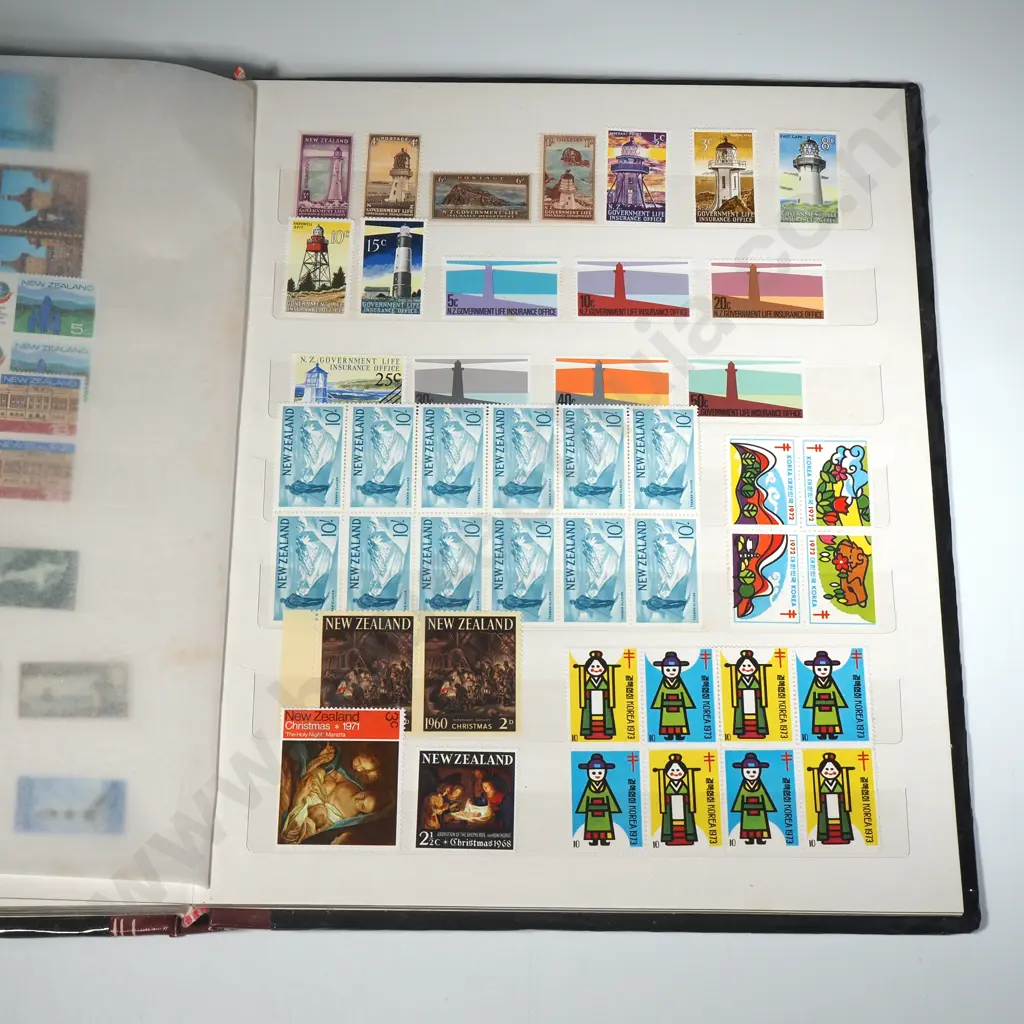 Collectors Stamp Album w New Zealand 20th Century Stamps incl Several Plate Blocks  Image 1++