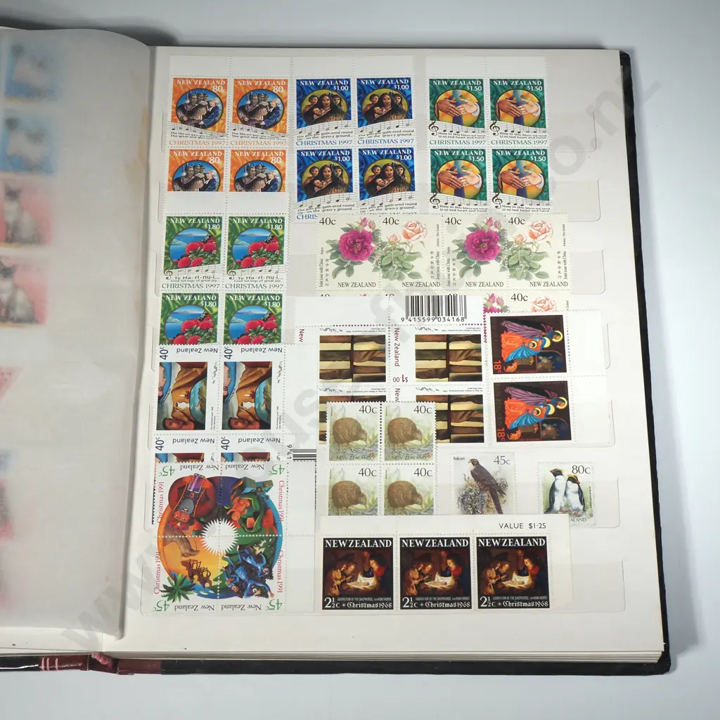 Collectors Stamp Album w New Zealand 20th Century Stamps incl Several Plate Blocks  Image 1++