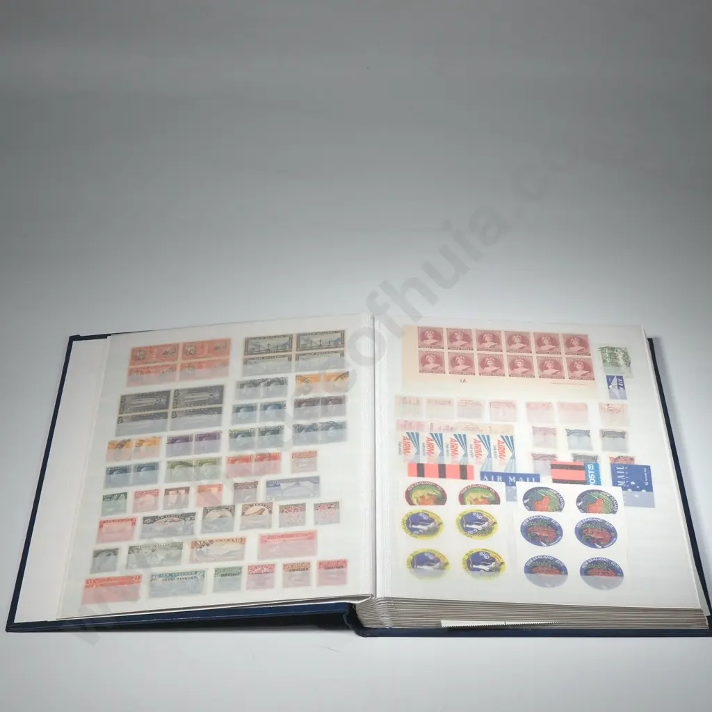 Collectors Stamp Album w New Zealand 20th Century Stamps incl Several Plate Blocks  Image 1++