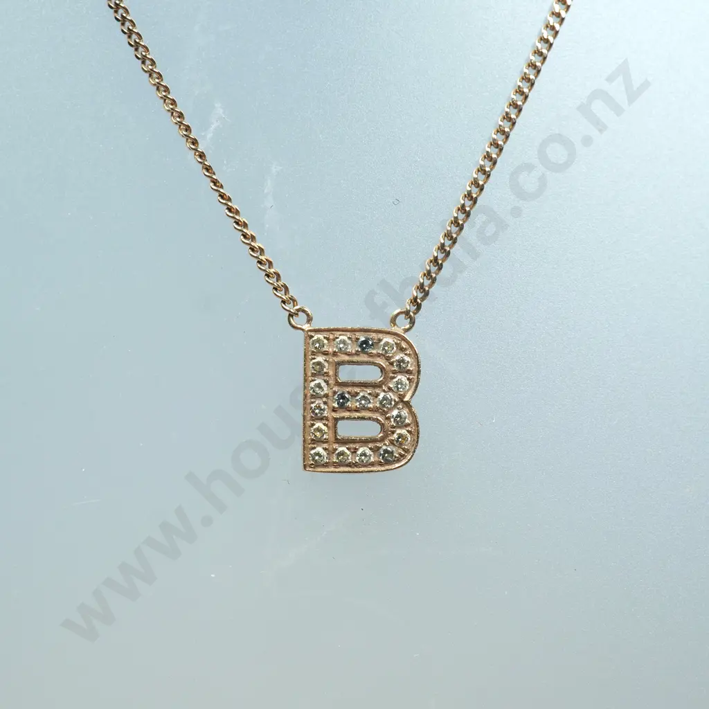 9ct Gold B Necklace Image 1++