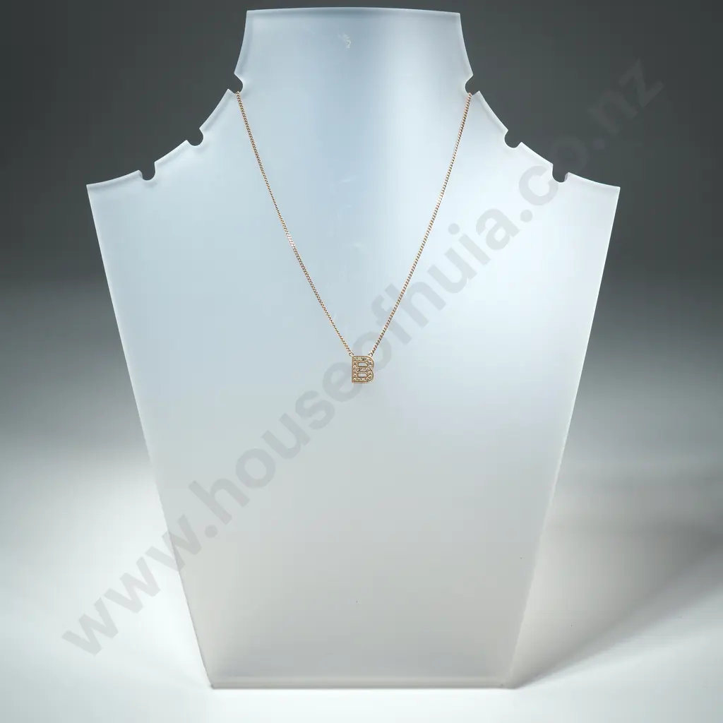 9ct Gold B Necklace Image 1++