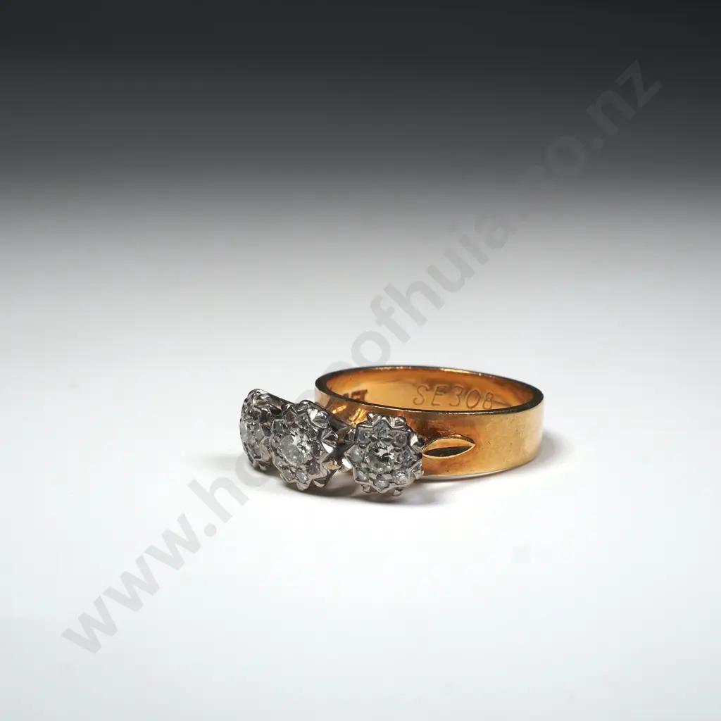 Vintage 18ct Gold Three Stone Diamond Ring Image 1++