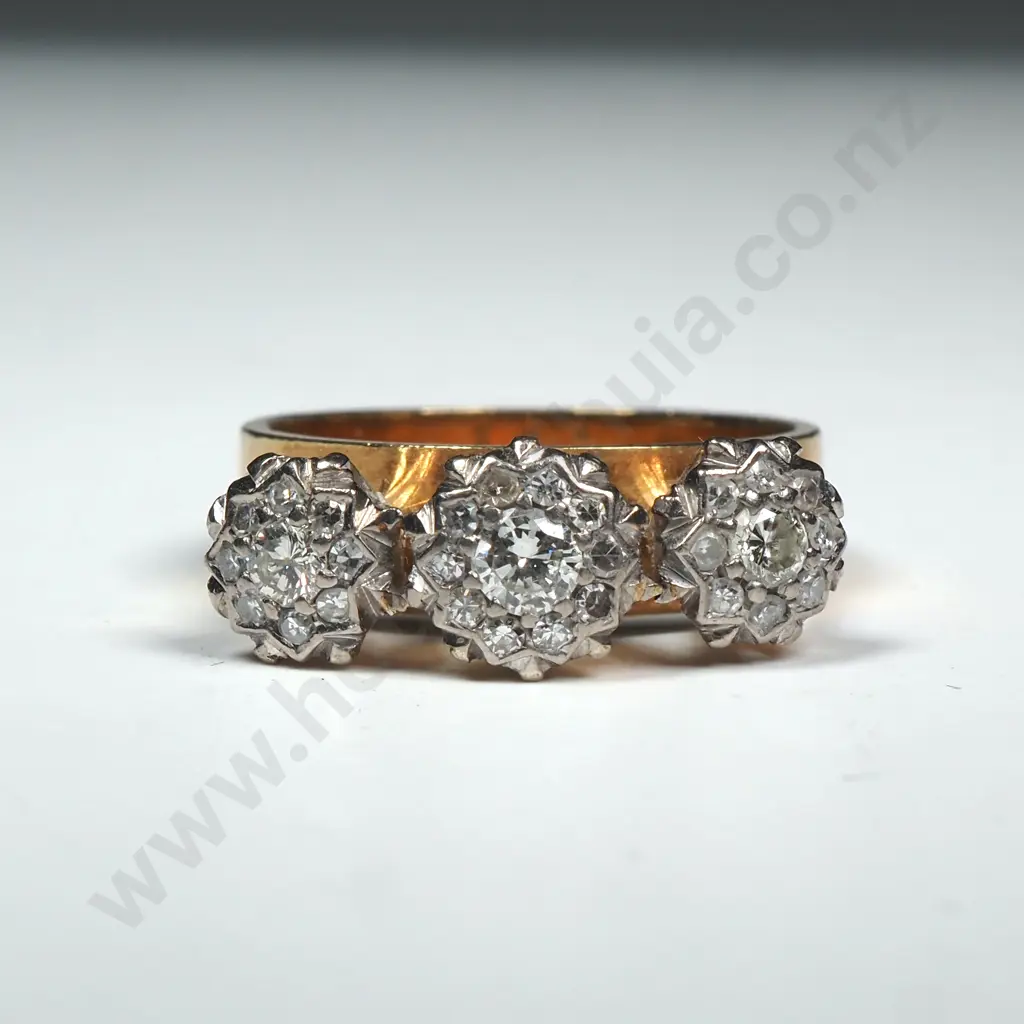 Vintage 18ct Gold Three Stone Diamond Ring Image 1++