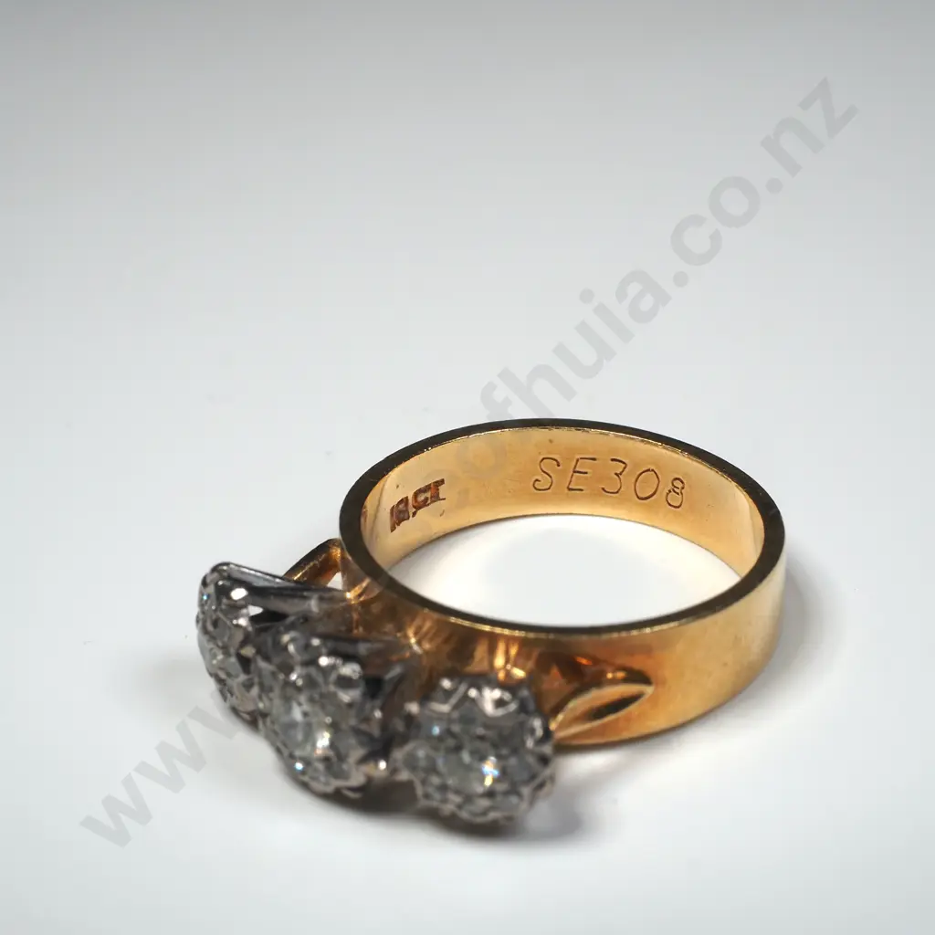 Vintage 18ct Gold Three Stone Diamond Ring Image 1++
