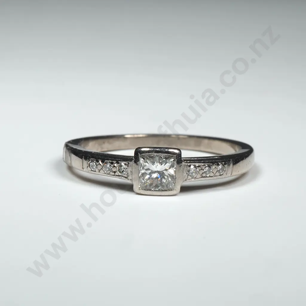 18ct Gold Diamond Ring Image 1++
