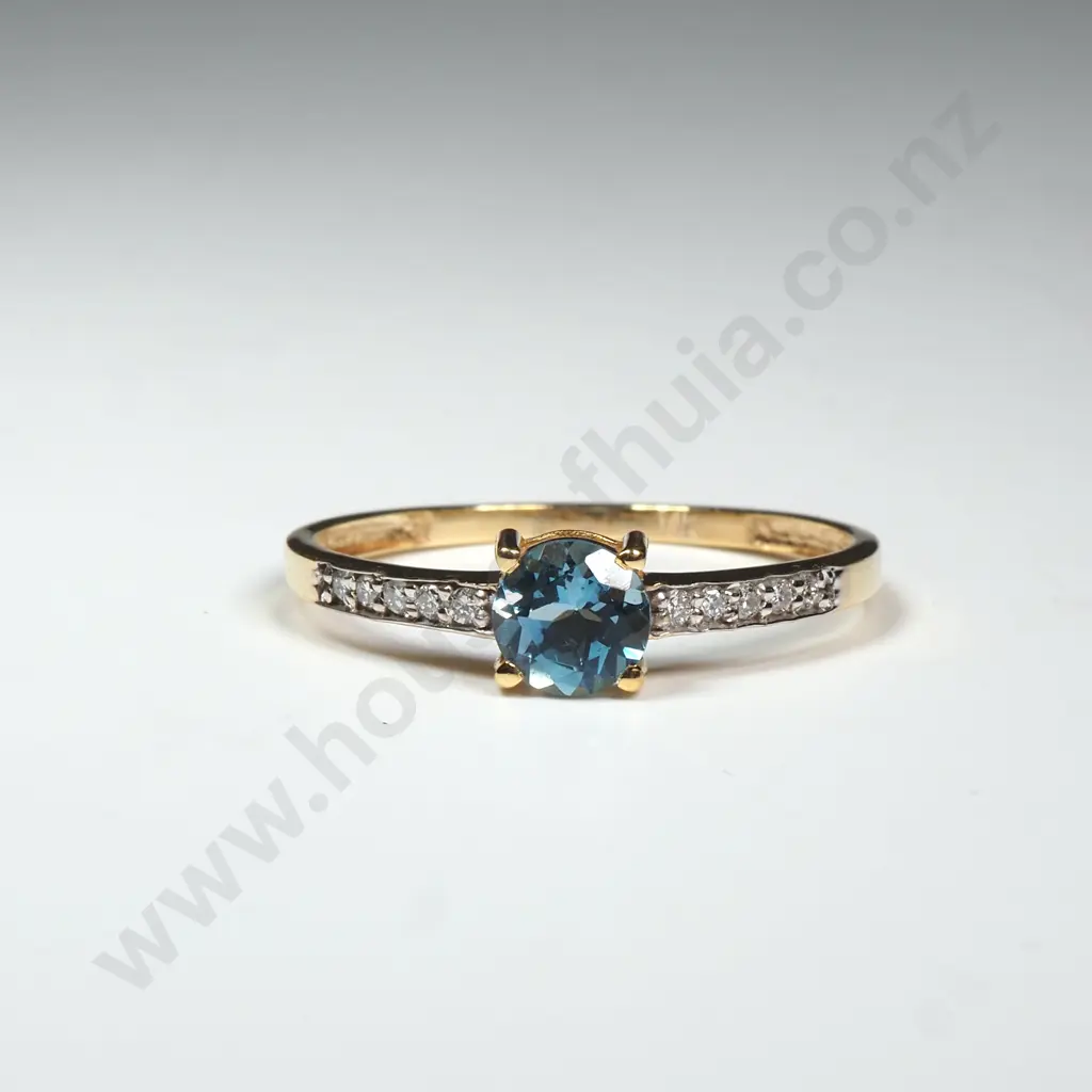 14ct Gold Ring W/ Diamond & Aquamarine Stones Image 1++