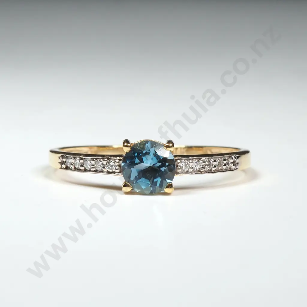 14ct Gold Ring W/ Diamond & Aquamarine Stones Image 1++