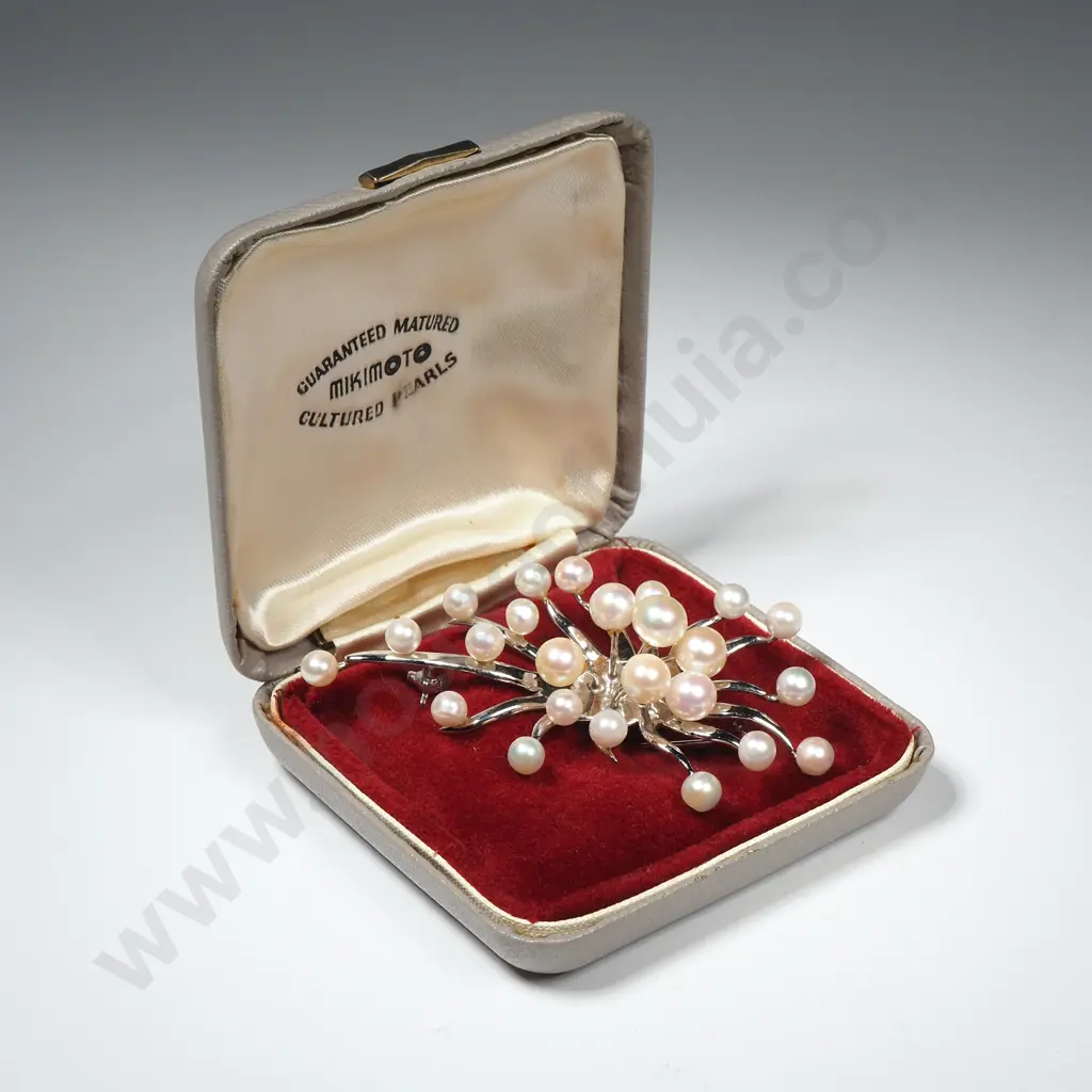 Vintage Sterling Silver Mikimoto Pearl Brooch in Original Case Image 1++