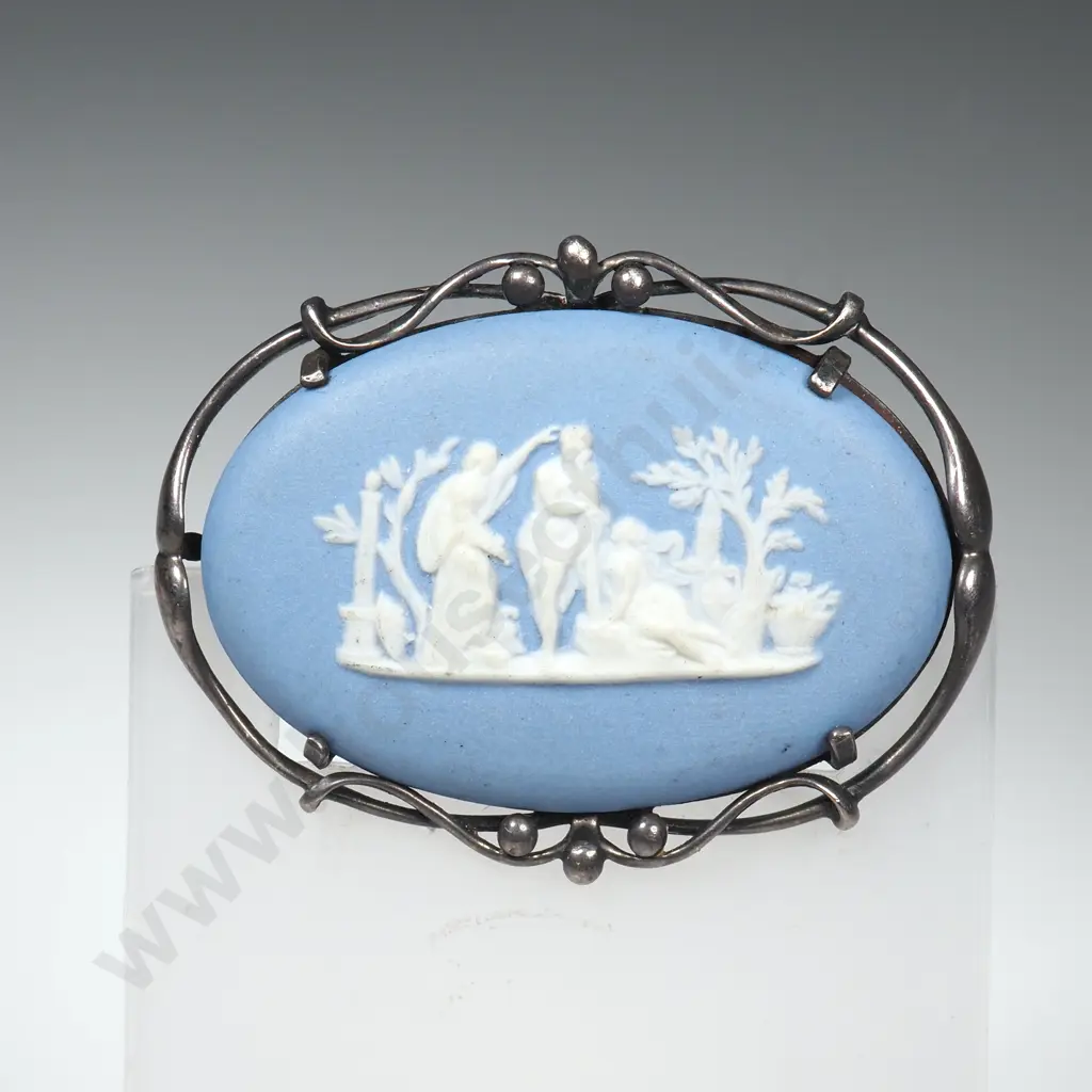 Vintage Sterling Silver And Blue Wedgwood Brooch Image 1++
