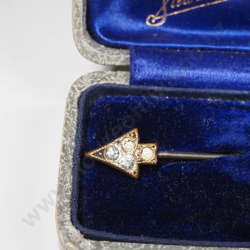 Vintage Arrrow Costume Brooch Image 1++