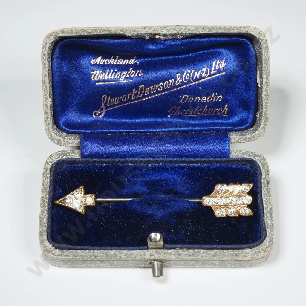 Vintage Arrrow Costume Brooch Image 1++