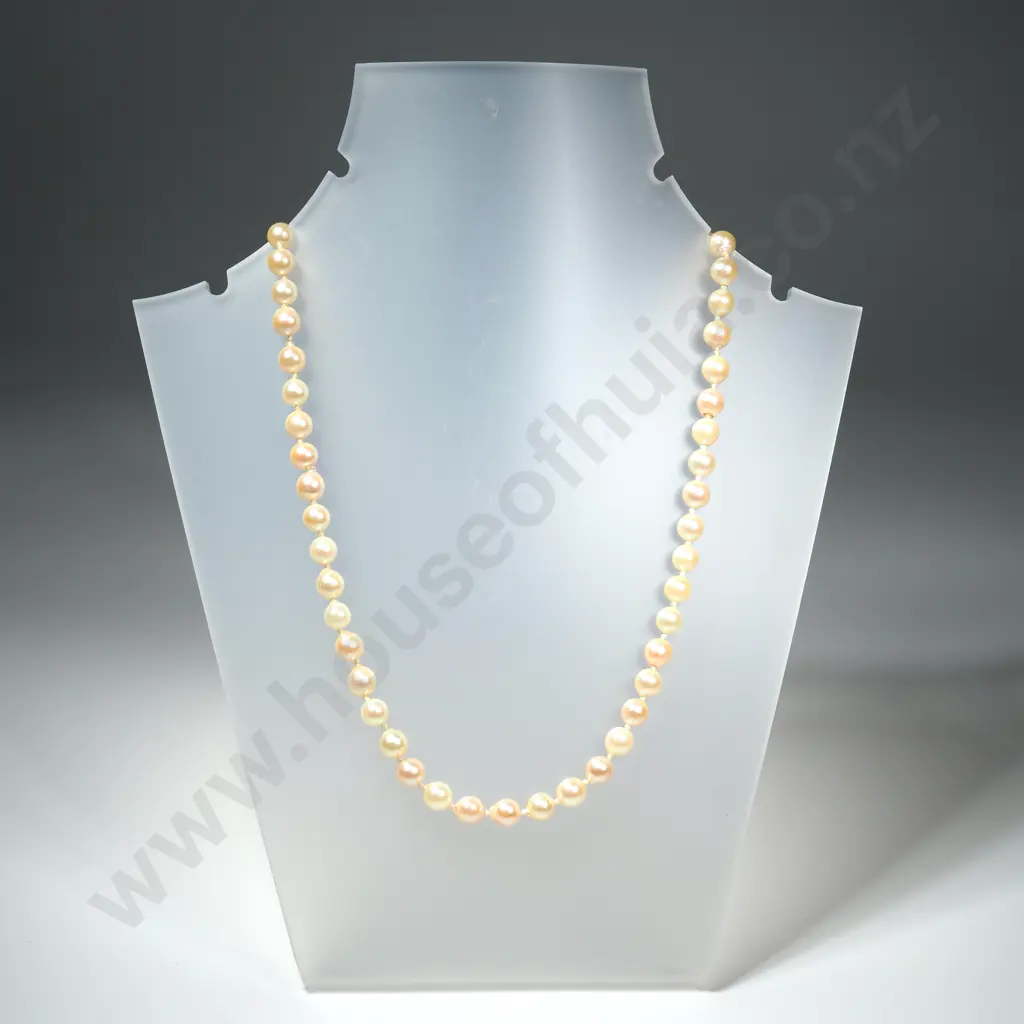 Strand of Pearls w 9ct Gold Parrot Clasp Image 1++